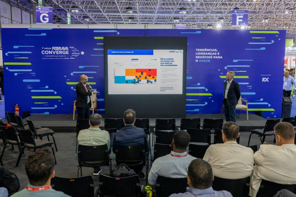 Público acompanha a palestra da Microblau e da Rede D'Or na Febrava RIO 2026