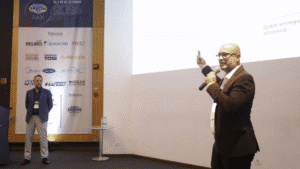 Tiago Falcão explica a diferença entre automação convencional e automação avançada.
